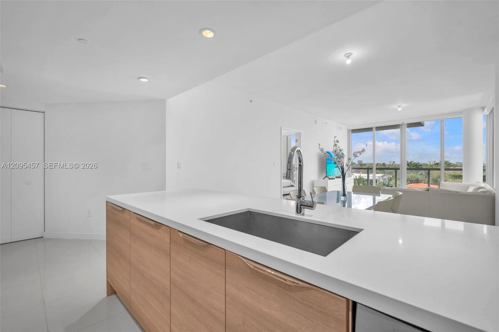 9940 W Bay Harbor Dr 5D-N photo 11