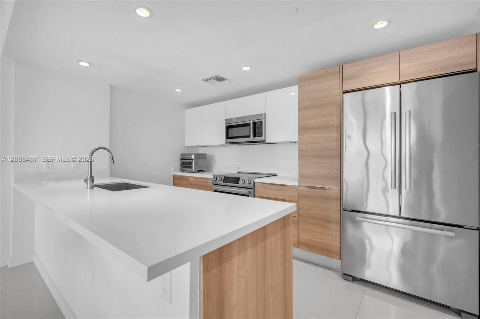 9940 W Bay Harbor Dr 5D-N photo 8