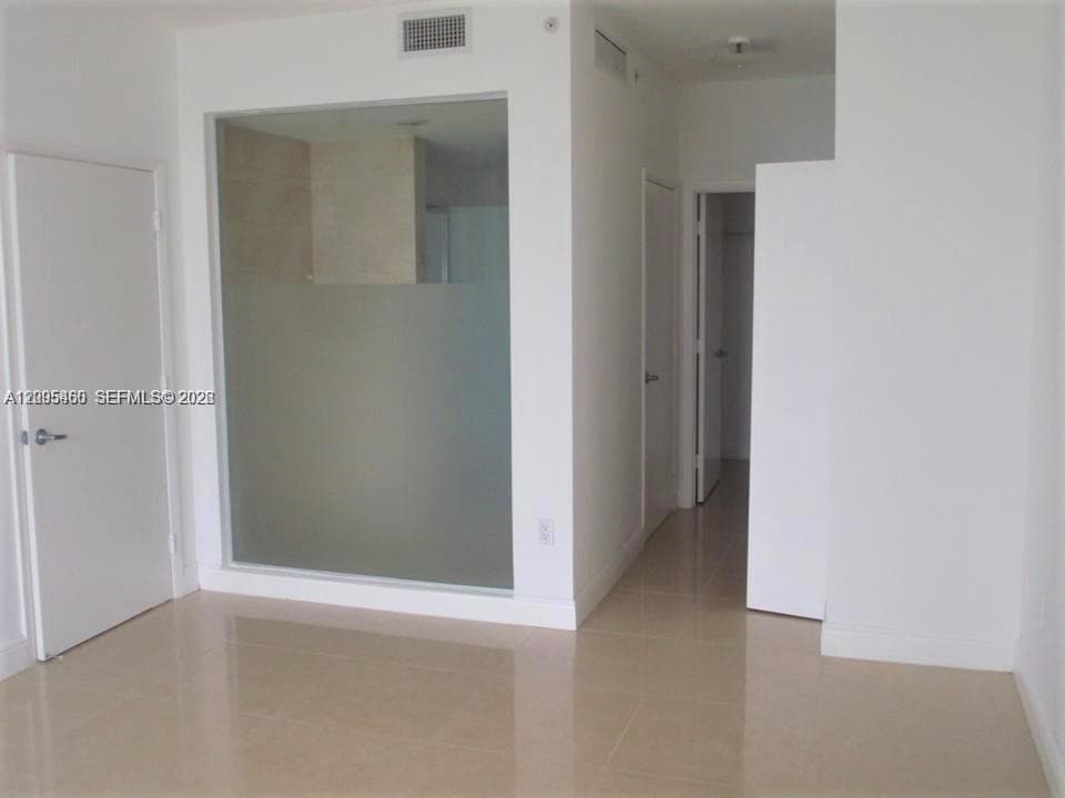 90 SW 3rd St 3510 photo 12
