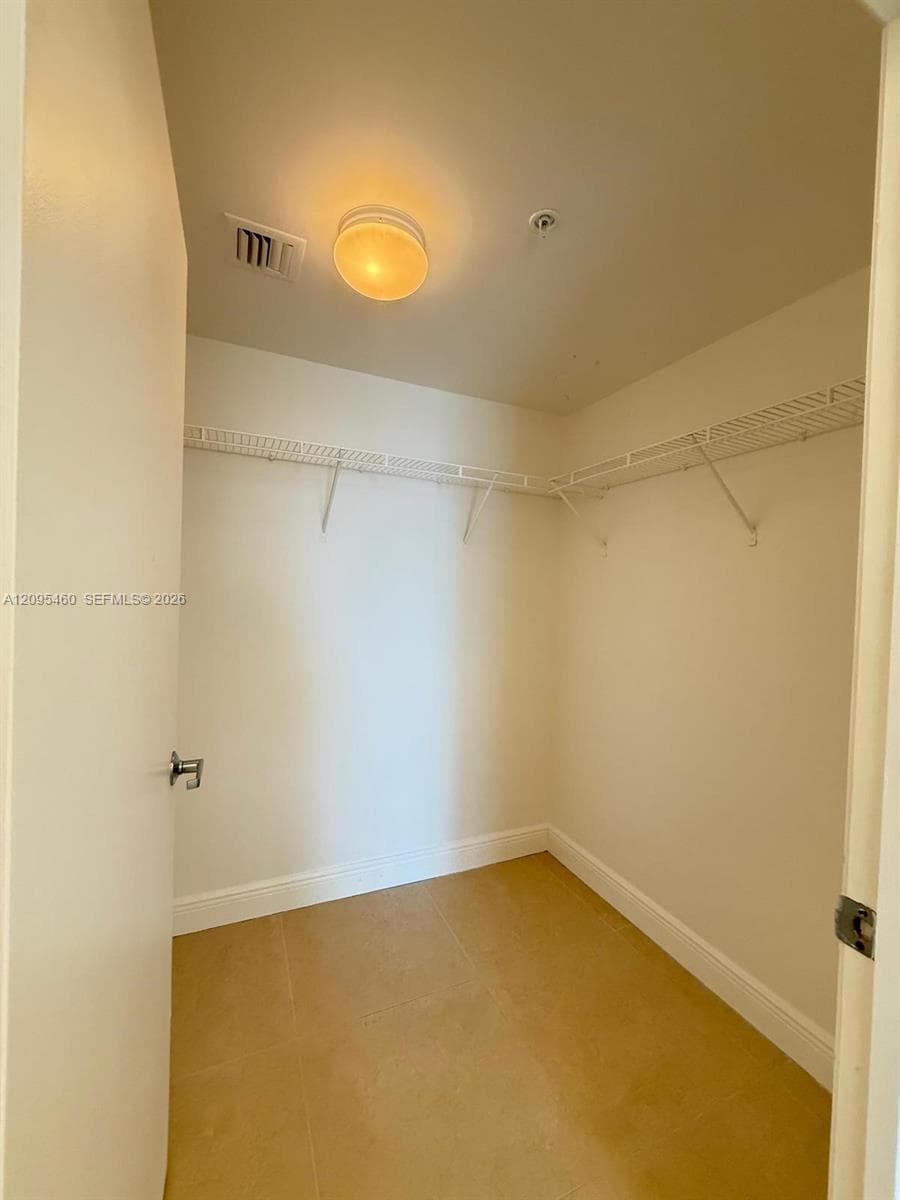 90 SW 3rd St 3510 photo 14
