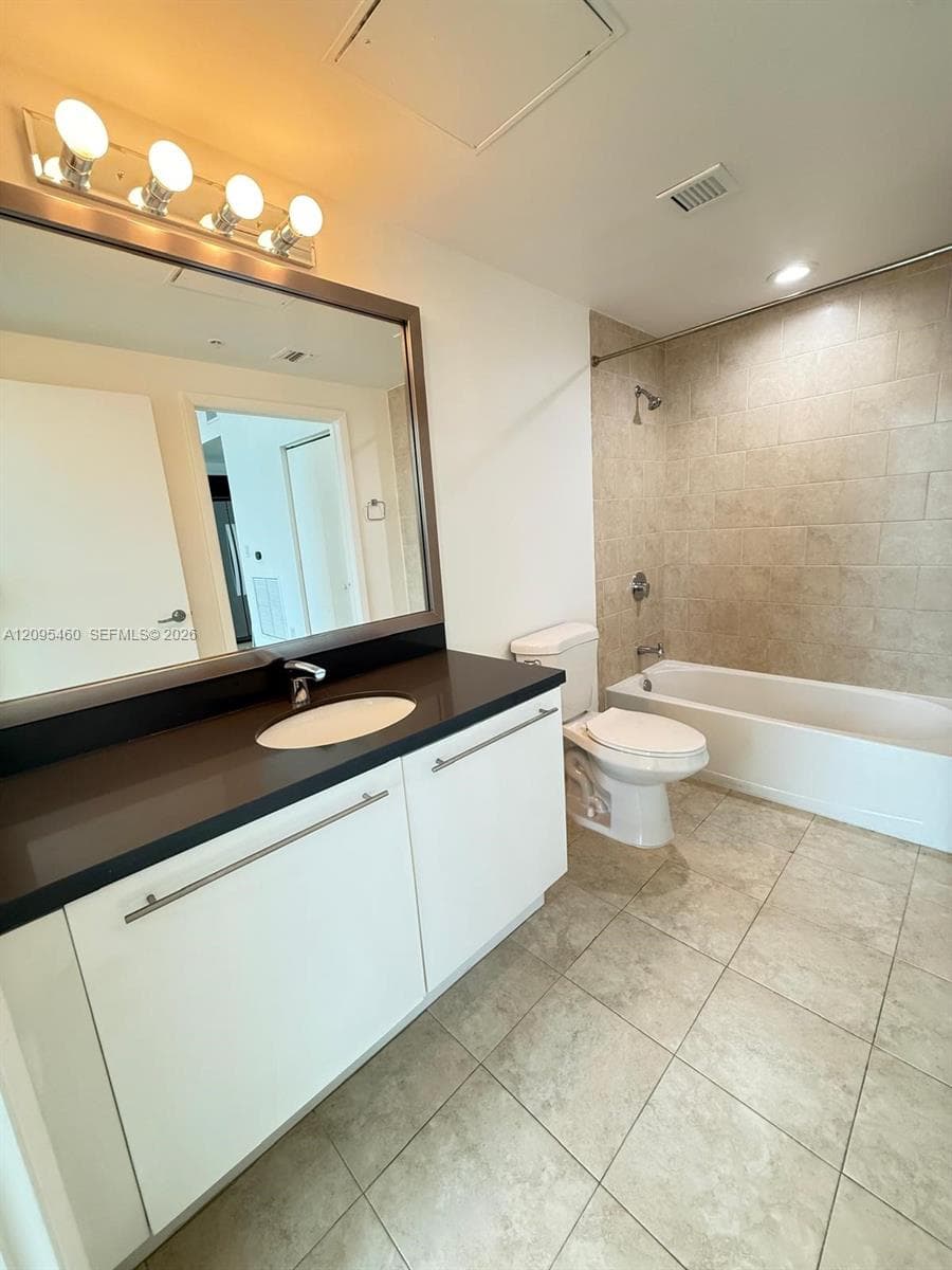 90 SW 3rd St 3510 photo 18