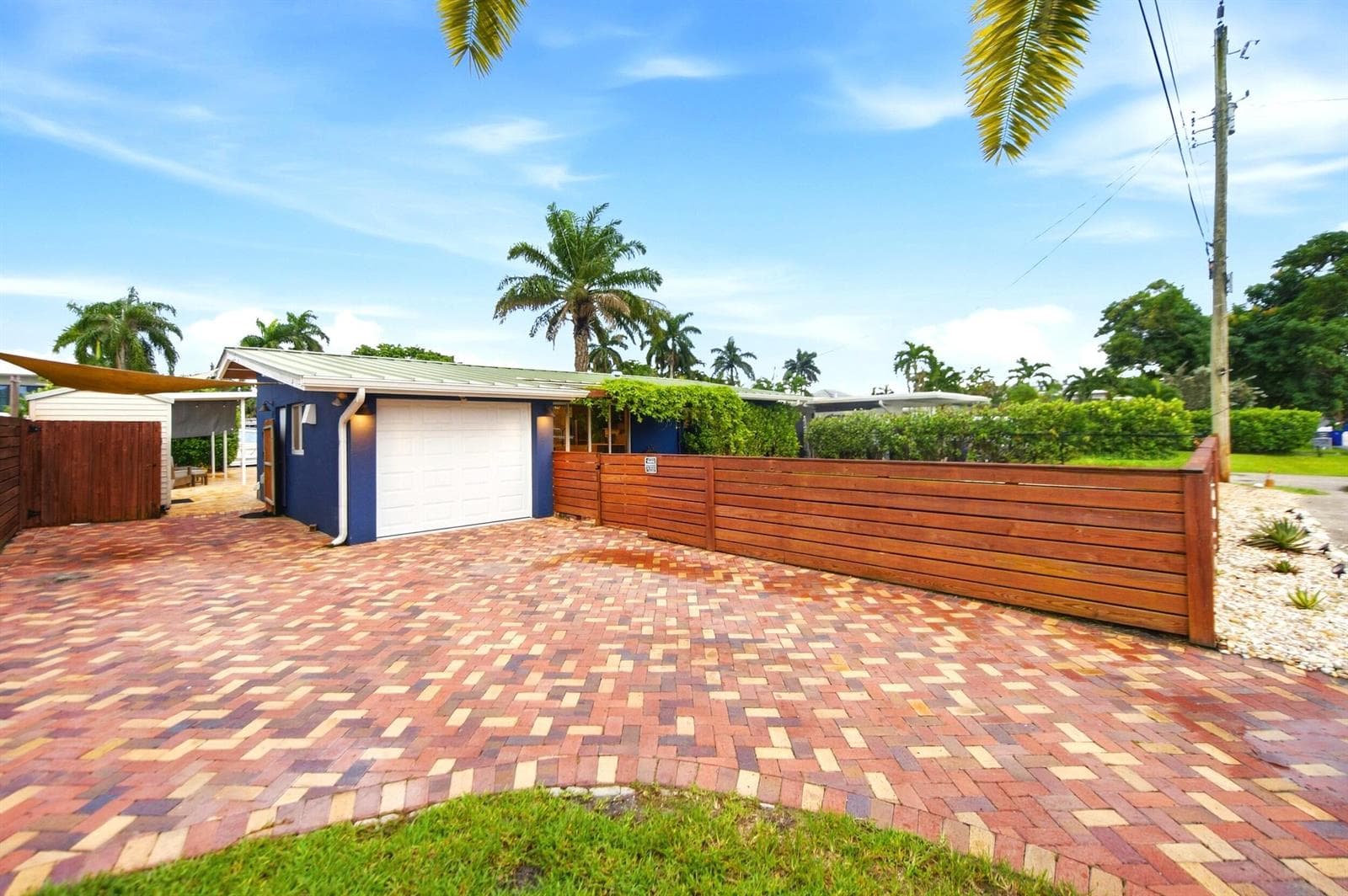 2496 BIMINI Lane photo 9