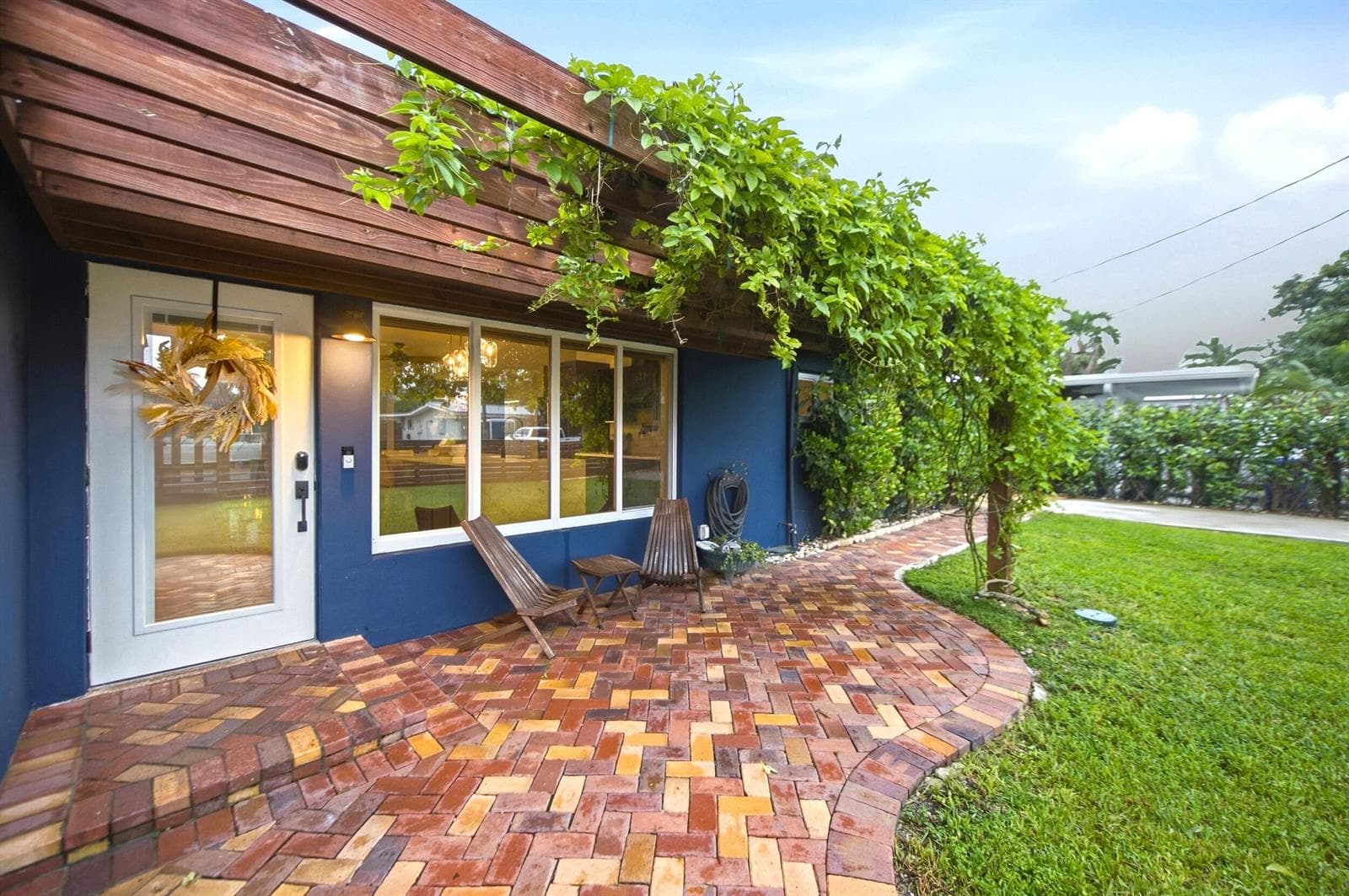 2496 BIMINI Lane photo 4