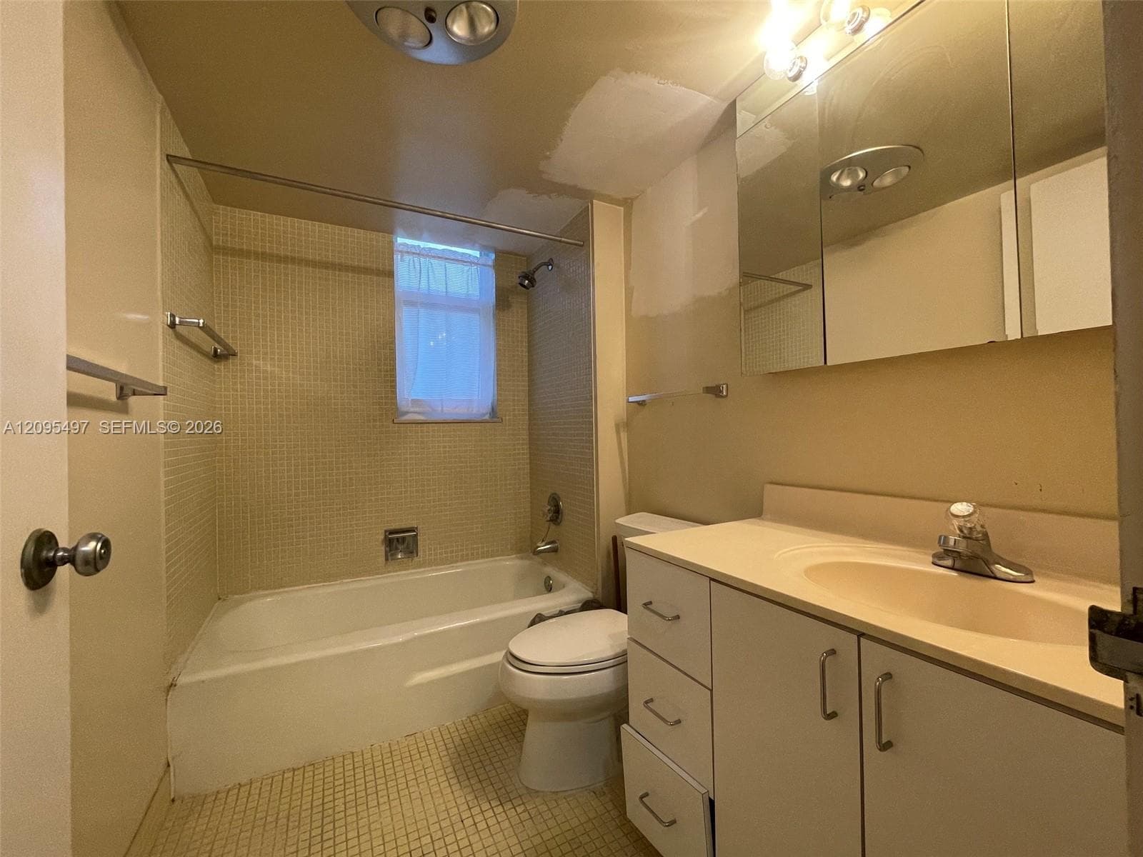 3233 NE 32nd Ave 601 photo 17