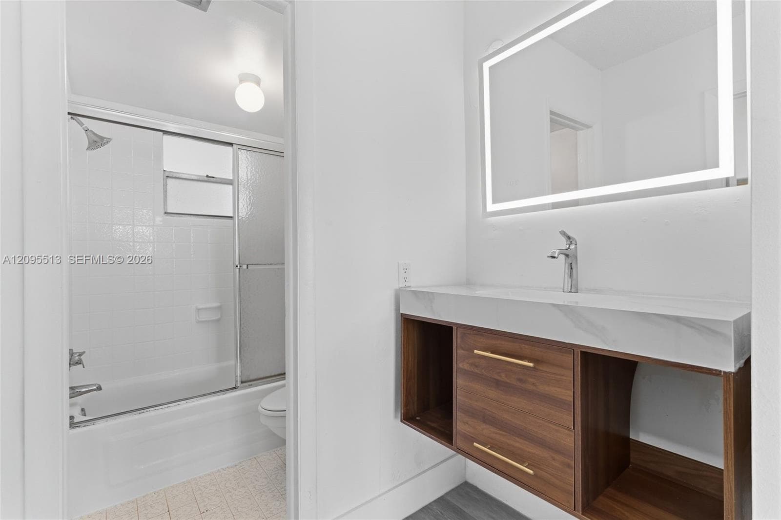 3770 NE 171st St 402 photo 18