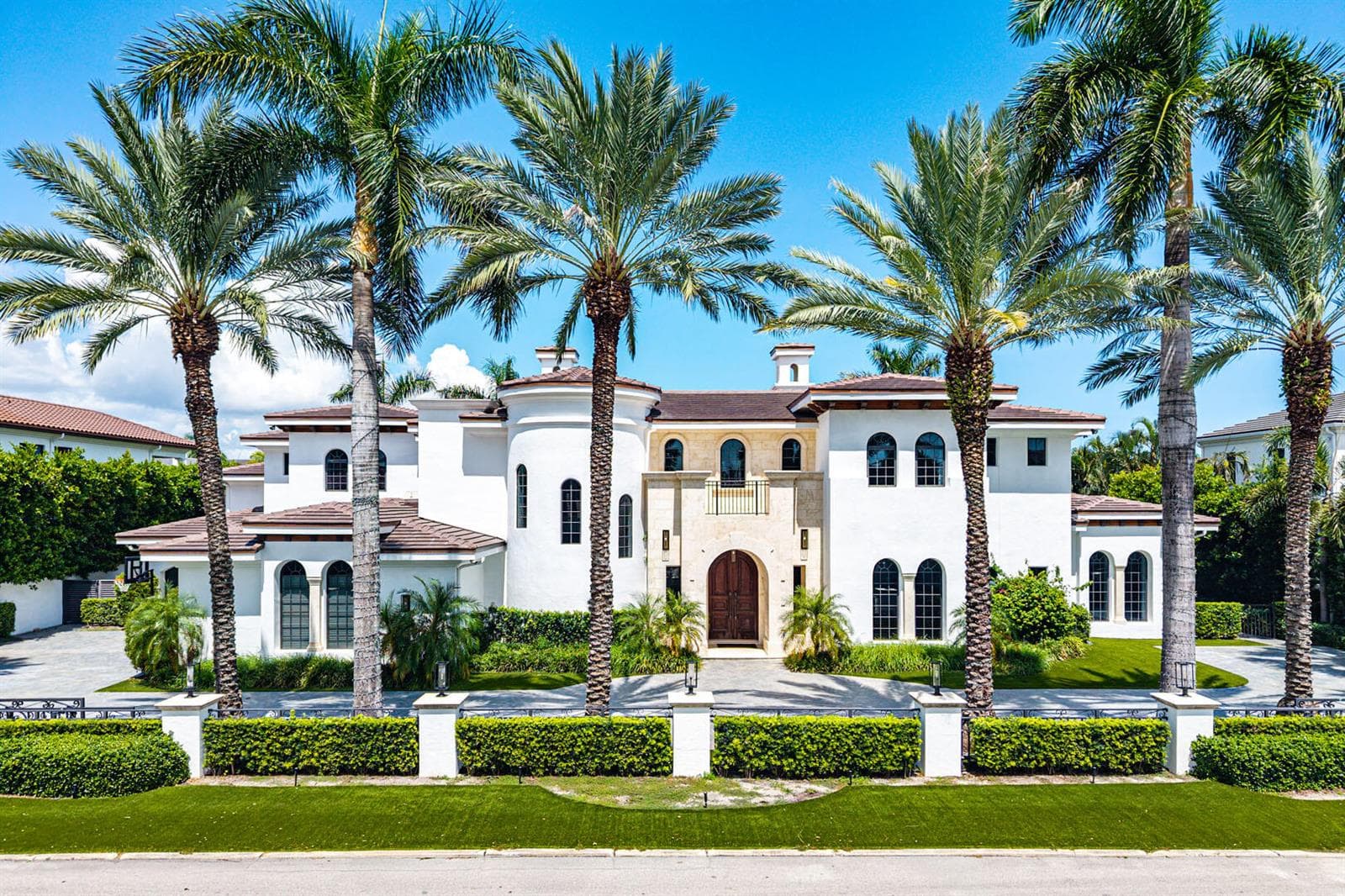 251 W Coconut Palm Road photo 1