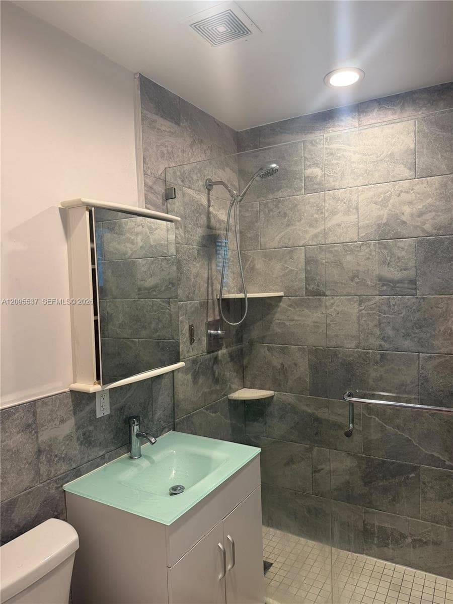1280 NE 105th St 3 photo 4