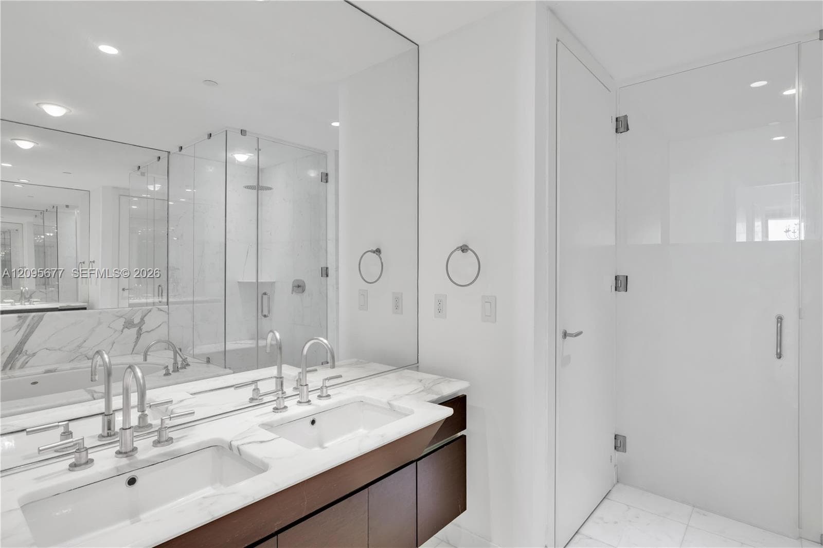 2627 S Bayshore Dr 1905 photo 13