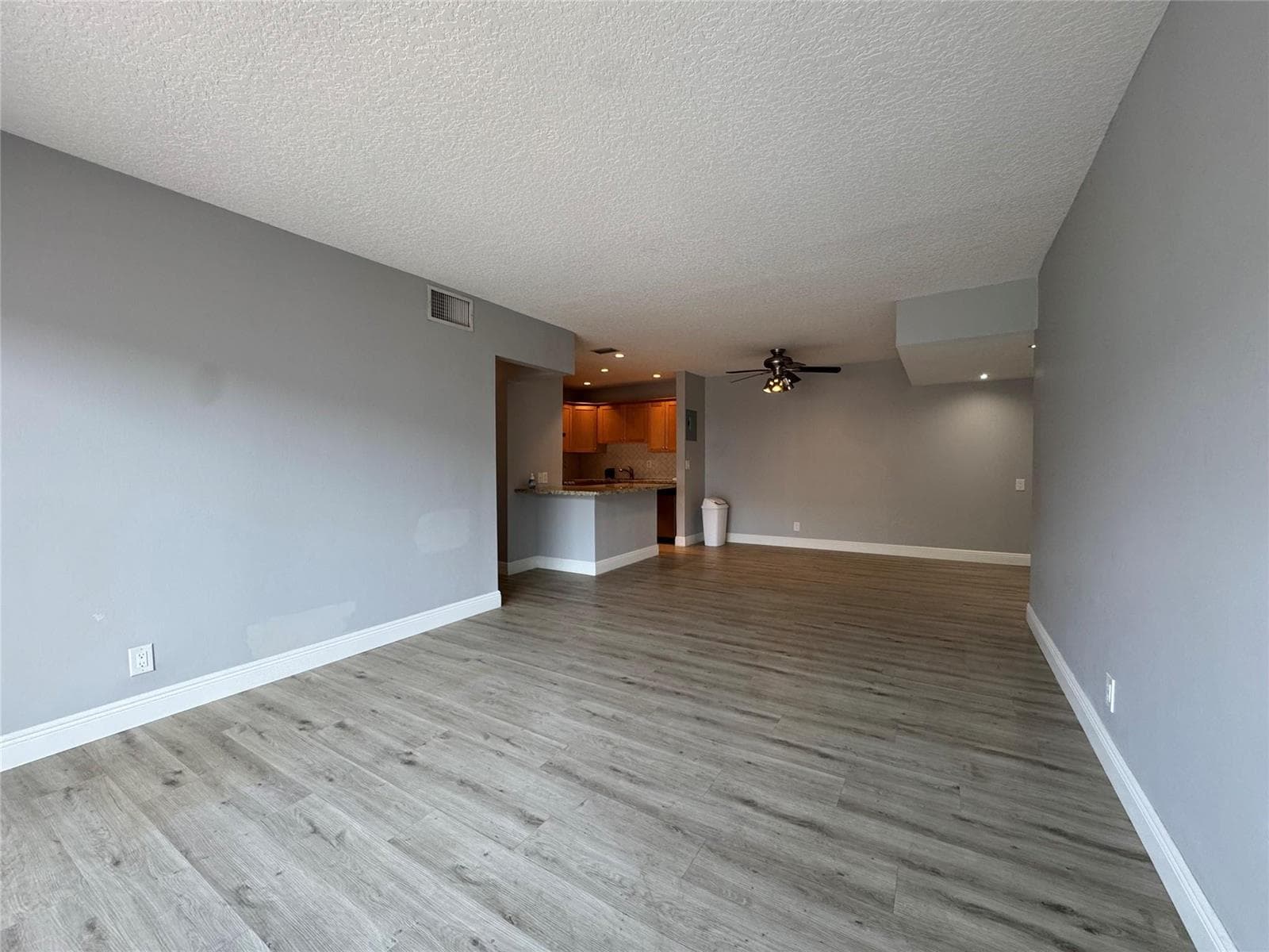 160 CYPRESS CLUB Drive 607 photo 2