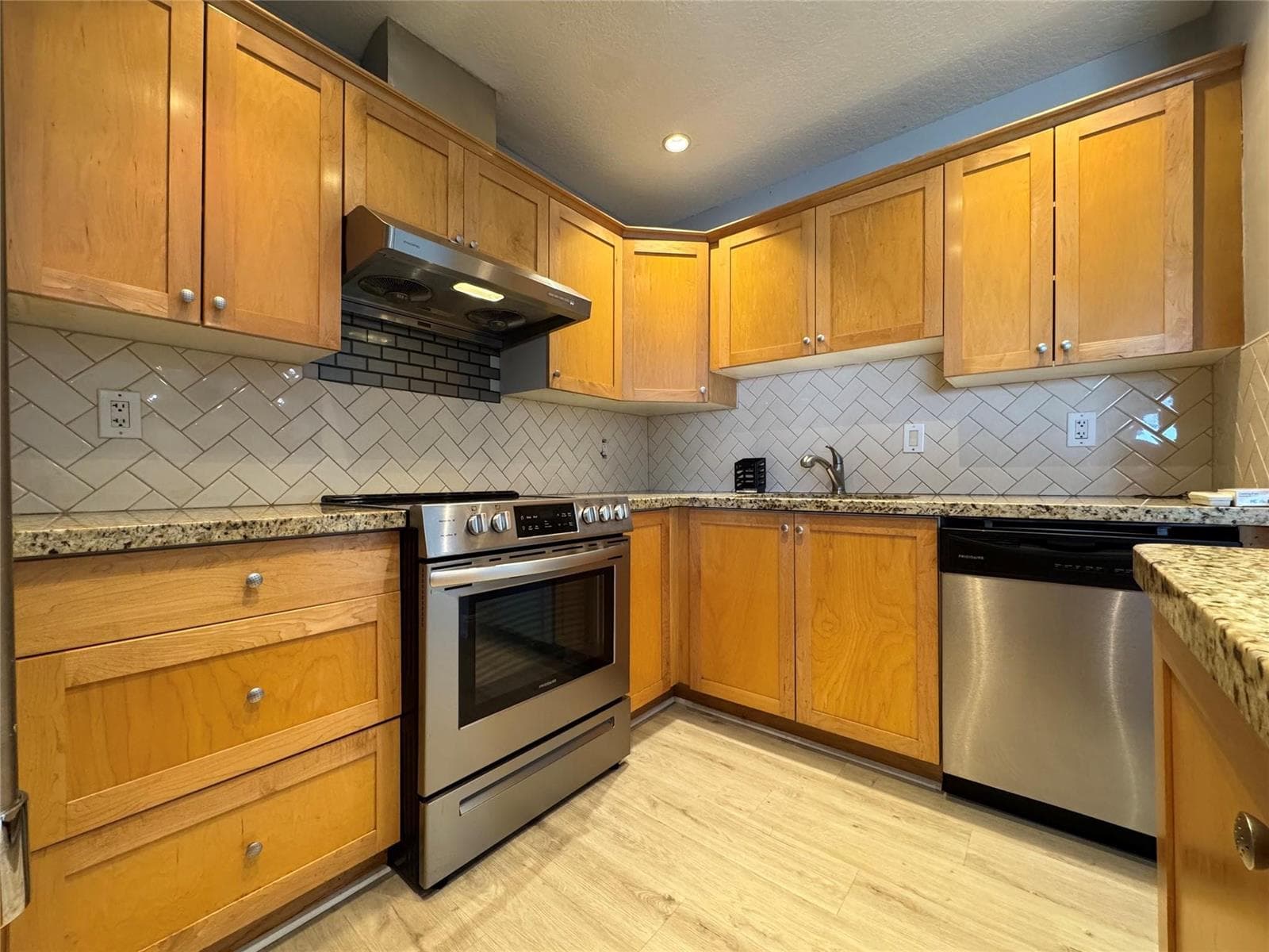 160 CYPRESS CLUB Drive 607 photo 6