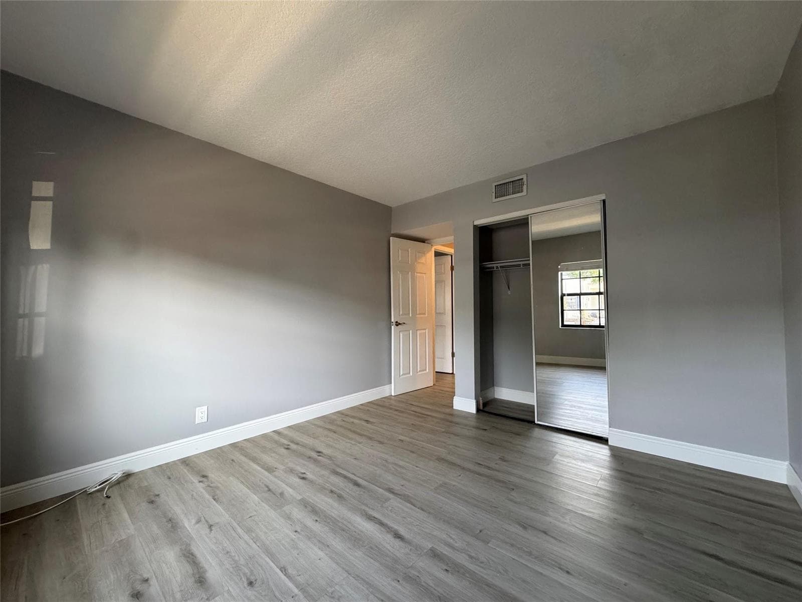 160 CYPRESS CLUB Drive 607 photo 12