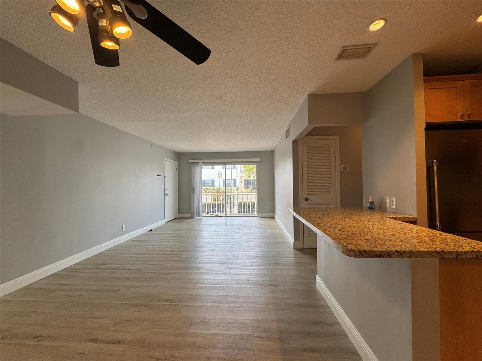 160 CYPRESS CLUB Drive 607 photo 7