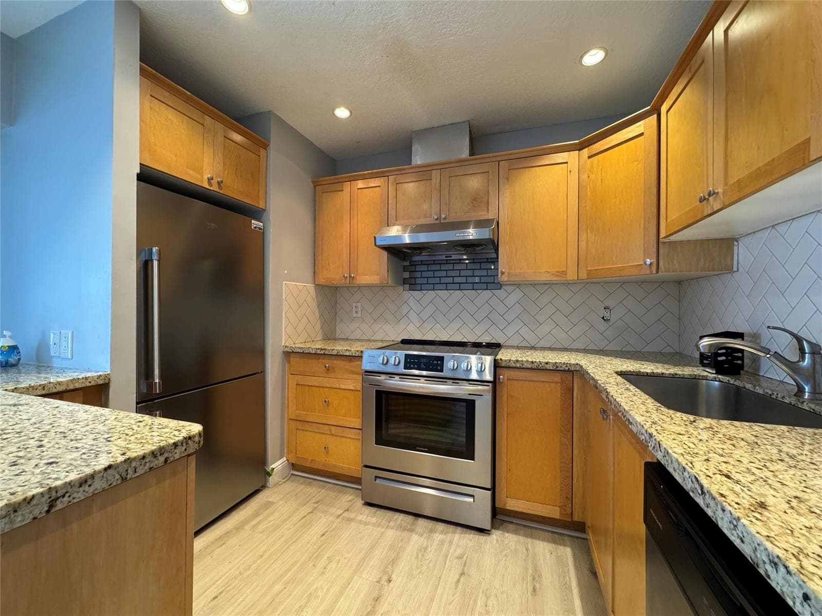 160 CYPRESS CLUB Drive 607 photo 5