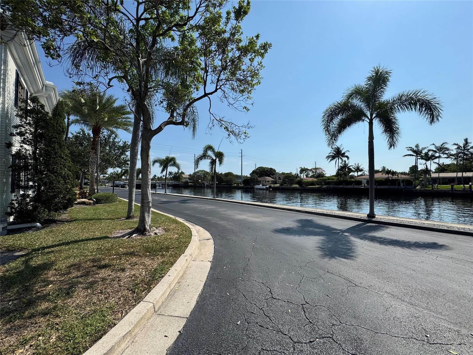160 CYPRESS CLUB Drive 607 photo 20