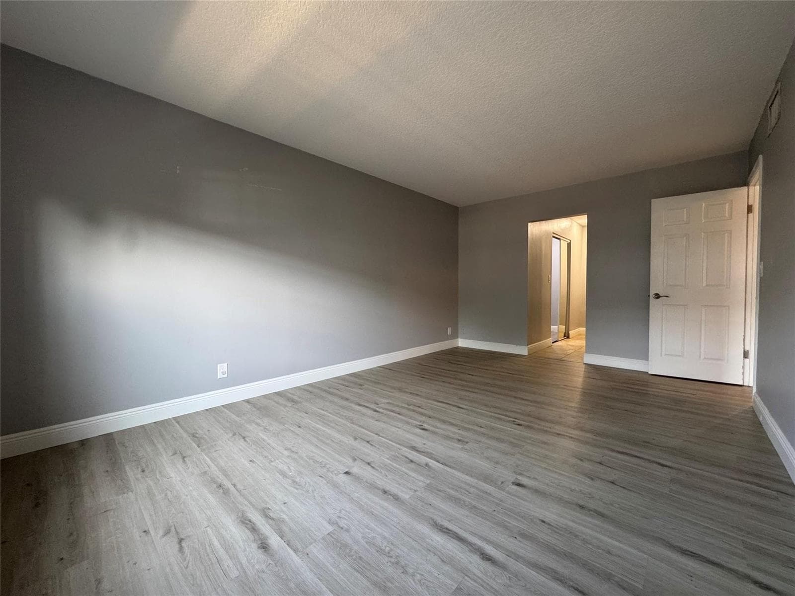 160 CYPRESS CLUB Drive 607 photo 14