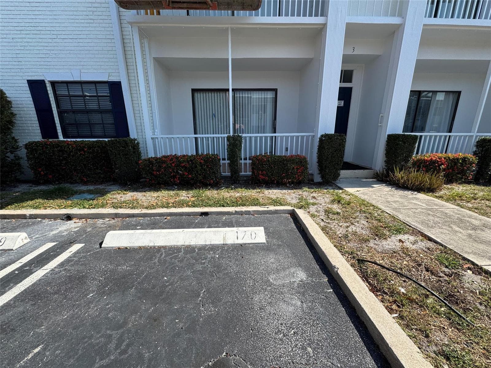 160 CYPRESS CLUB Drive 607 photo 18