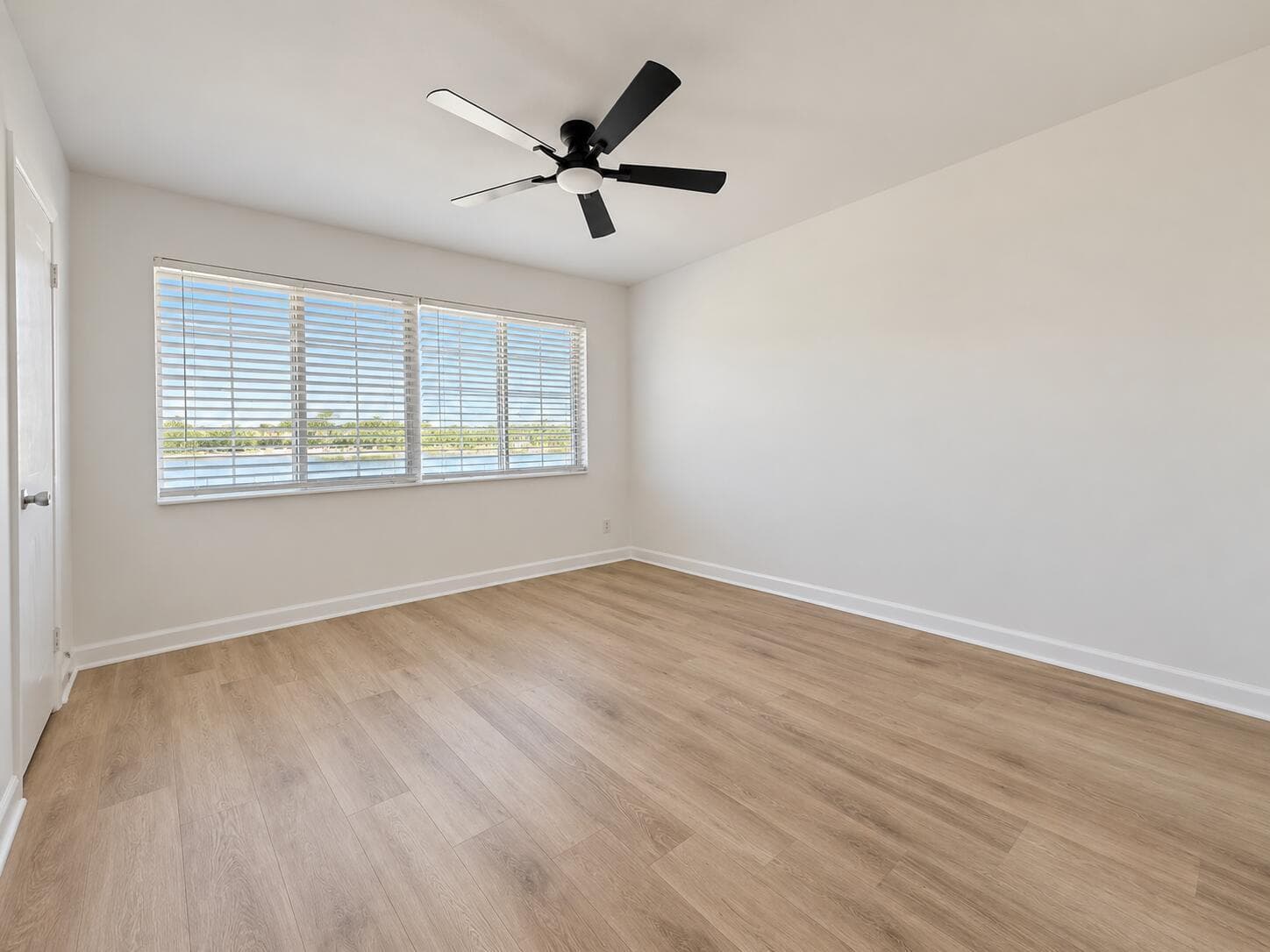 405 SOUTHWIND Drive 2 photo 8