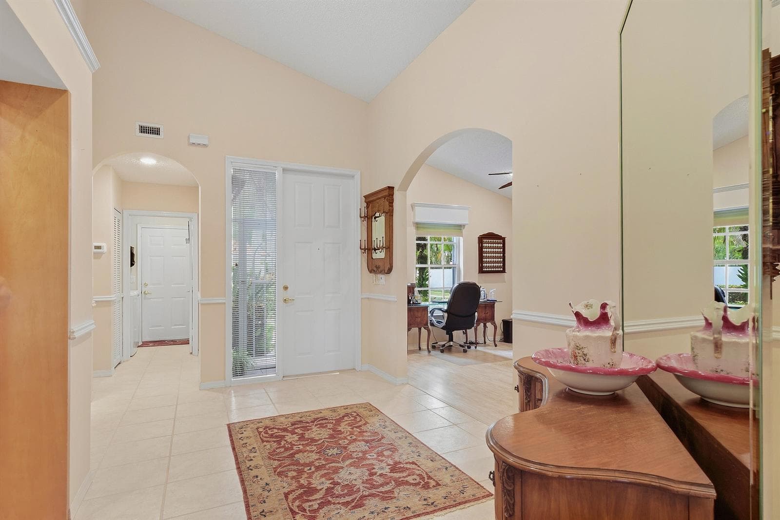 5379 Brookview Drive photo 4