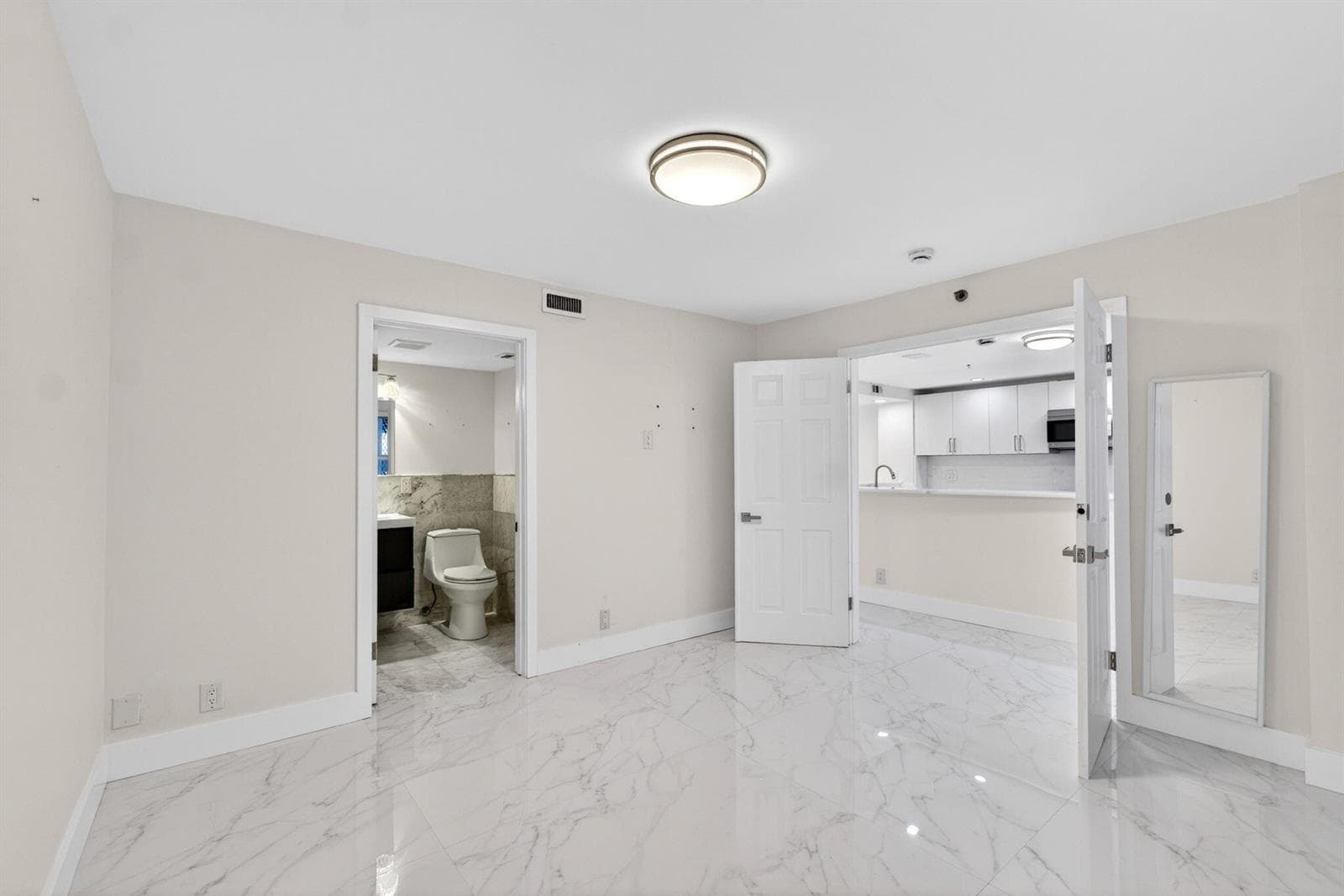 3901 S Flagler Drive 105 photo 16