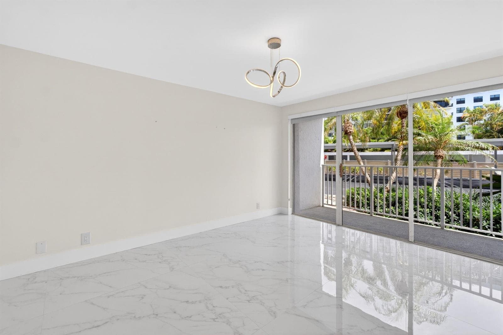3901 S Flagler Drive 105 photo 5