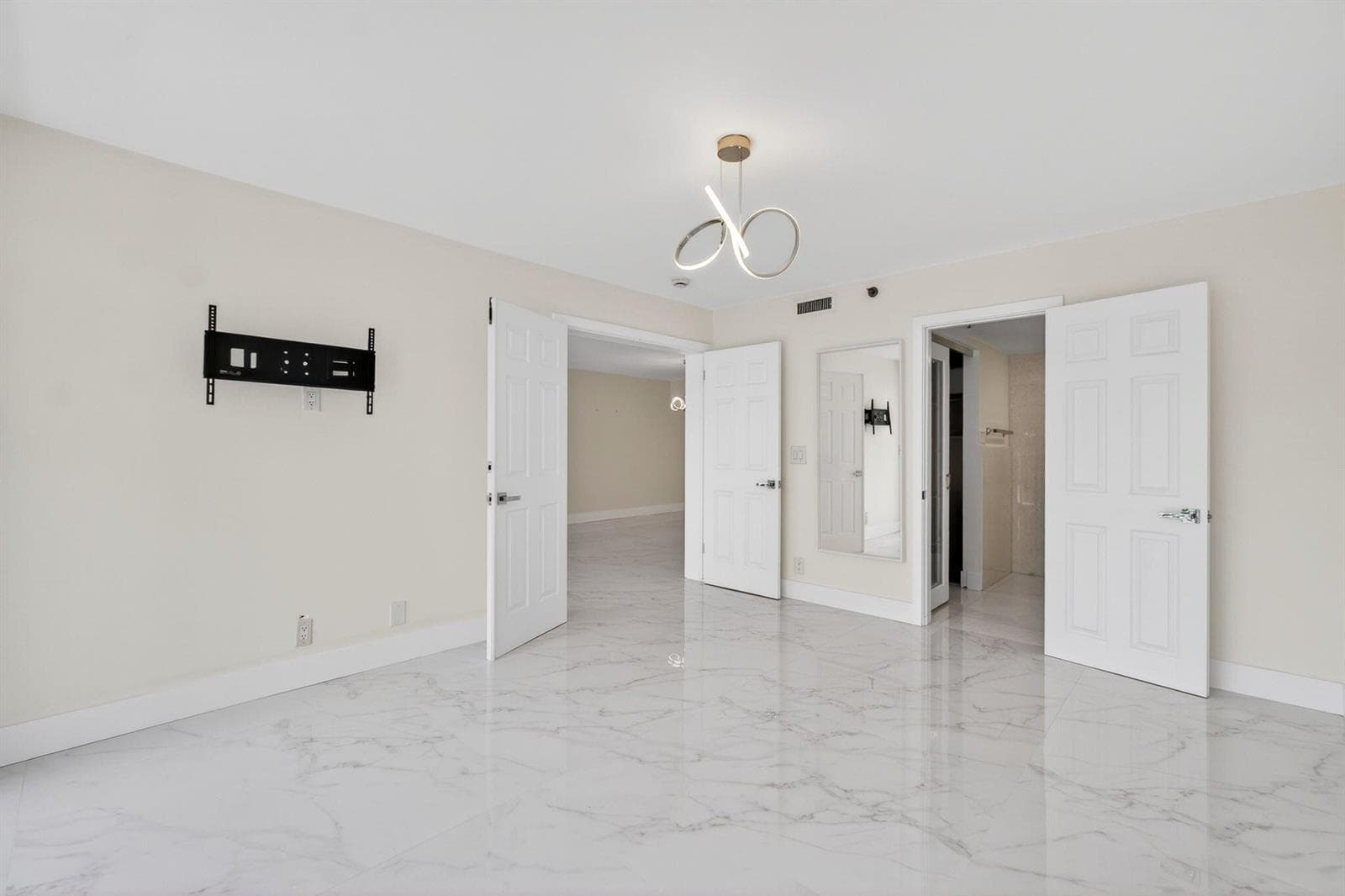 3901 S Flagler Drive 105 photo 9