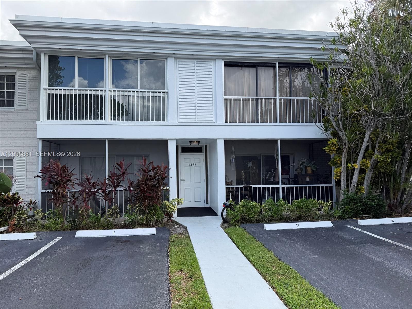 6275 Bay Club Dr 2 photo 3