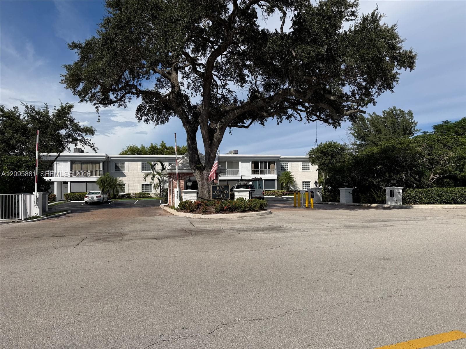 6275 Bay Club Dr 2 photo 1