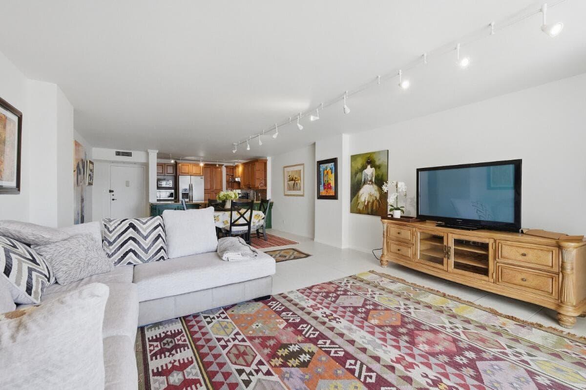 1865 S OCEAN Drive 16H photo 6