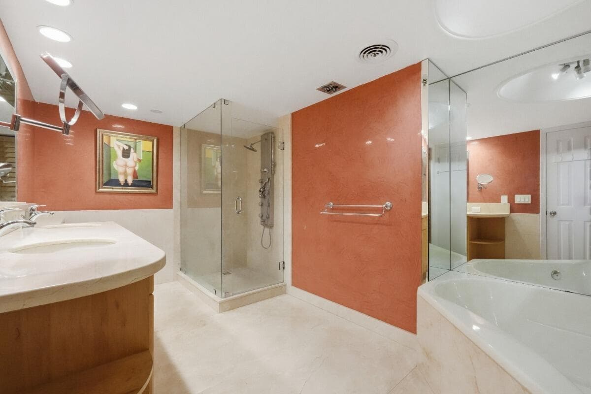 1865 S OCEAN Drive 16H photo 12