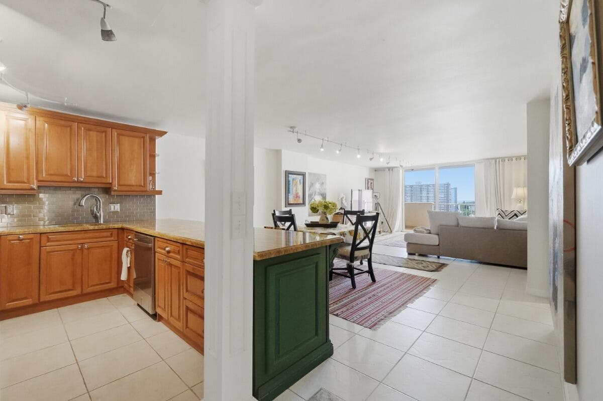 1865 S OCEAN Drive 16H photo 18