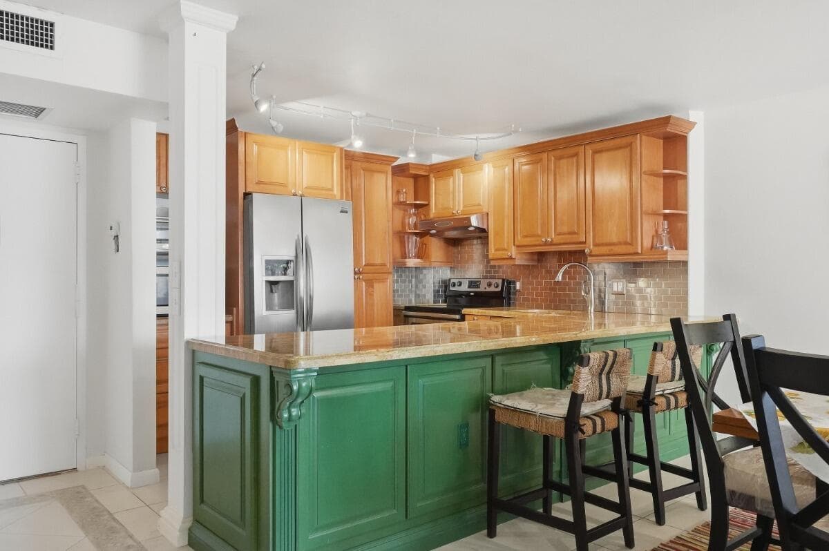 1865 S OCEAN Drive 16H photo 8