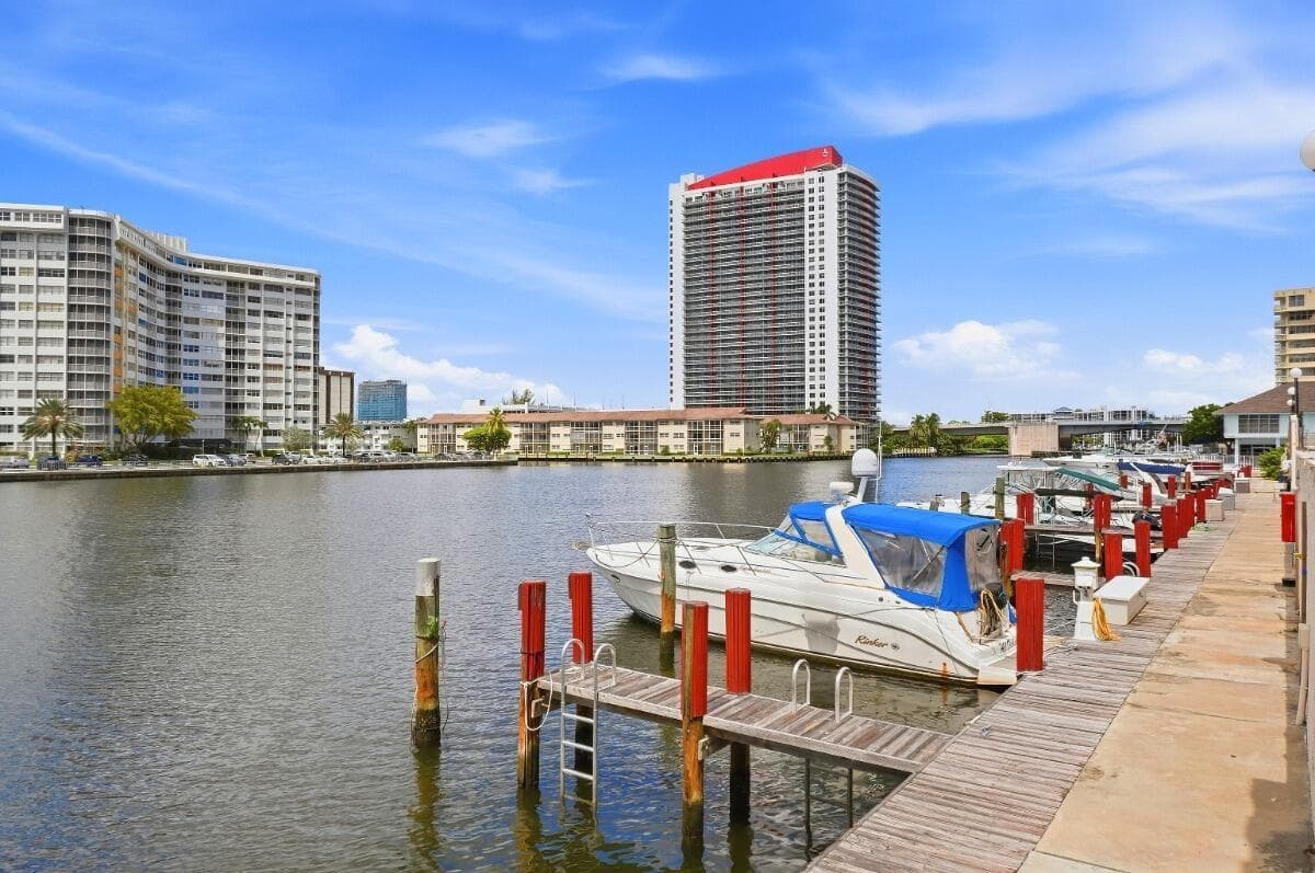 1865 S OCEAN Drive 16H photo 25