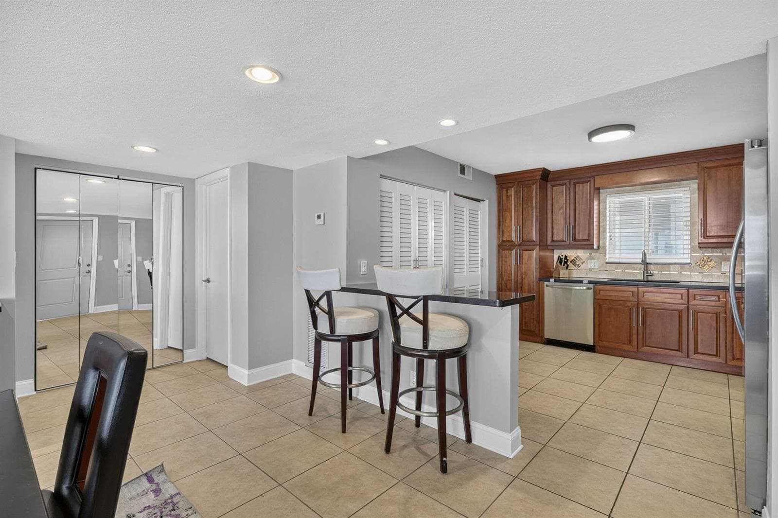 301 LAKE SHORE Drive 201 photo 16