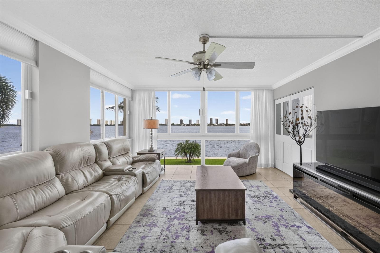 301 LAKE SHORE Drive 201 photo 5