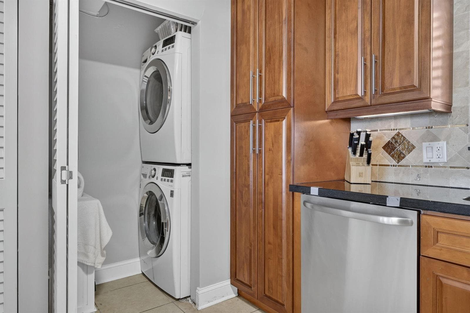 301 LAKE SHORE Drive 201 photo 20