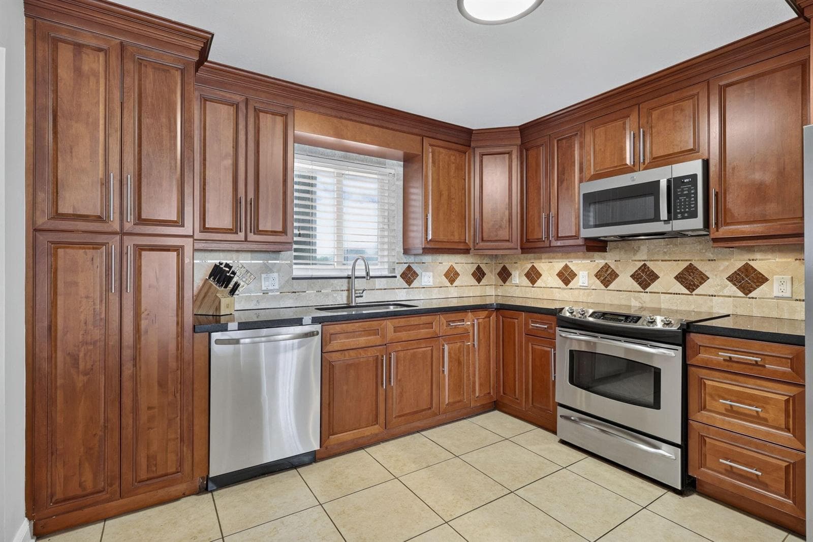 301 LAKE SHORE Drive 201 photo 18