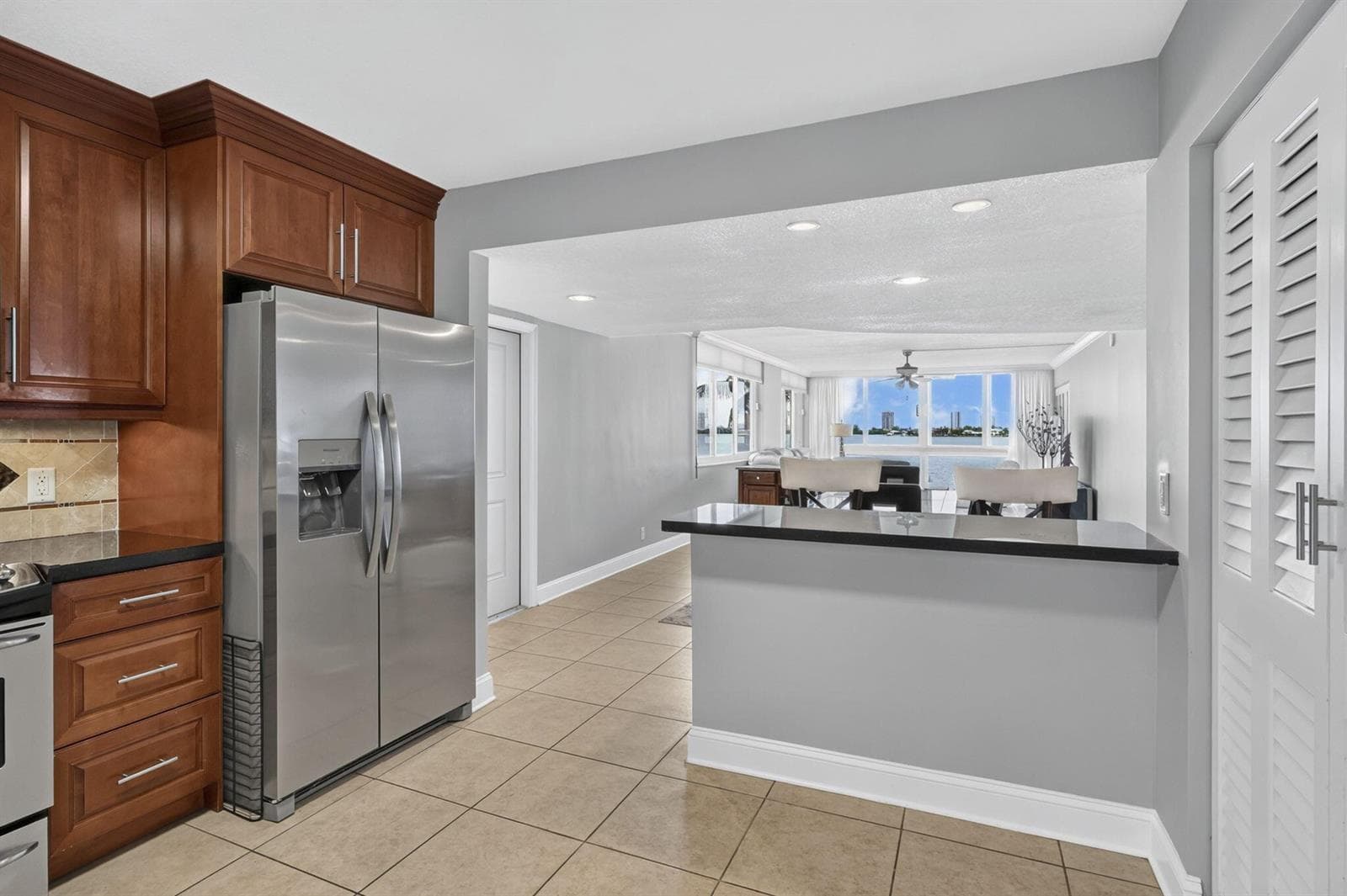 301 LAKE SHORE Drive 201 photo 19