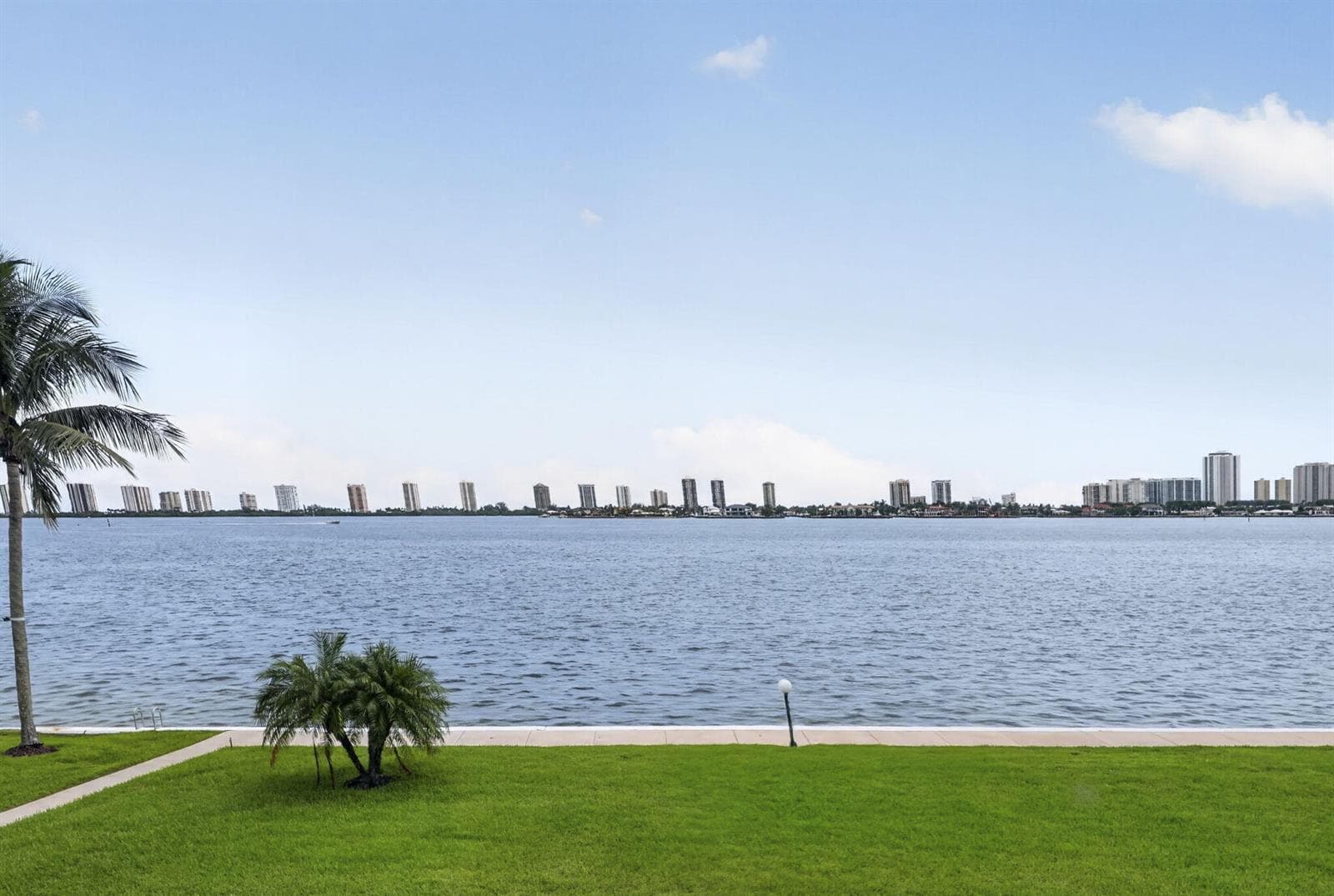 301 LAKE SHORE Drive 201 photo 4