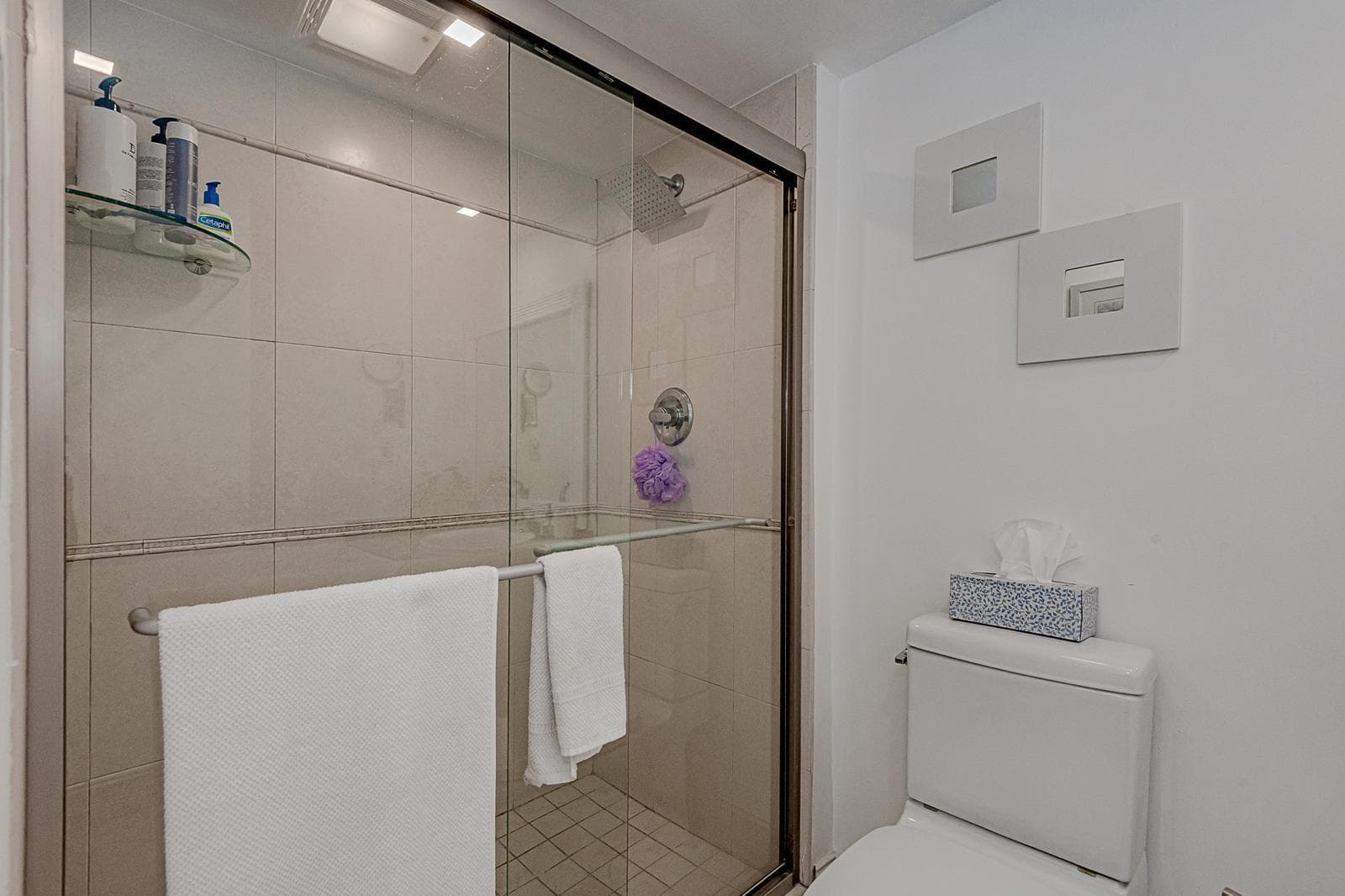 3475 N Country Club Drive 807 photo 17