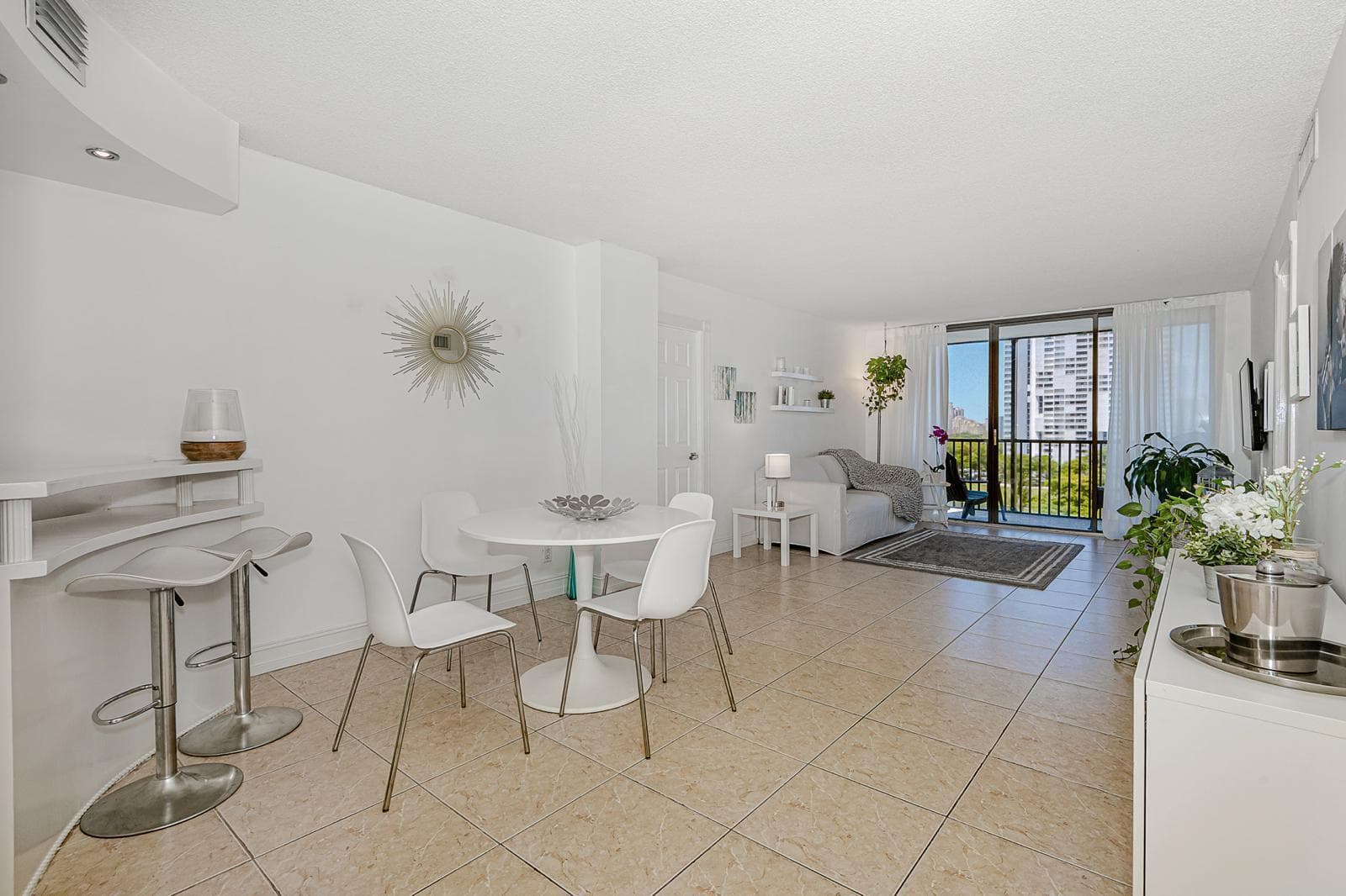 3475 N Country Club Drive 807 photo 3