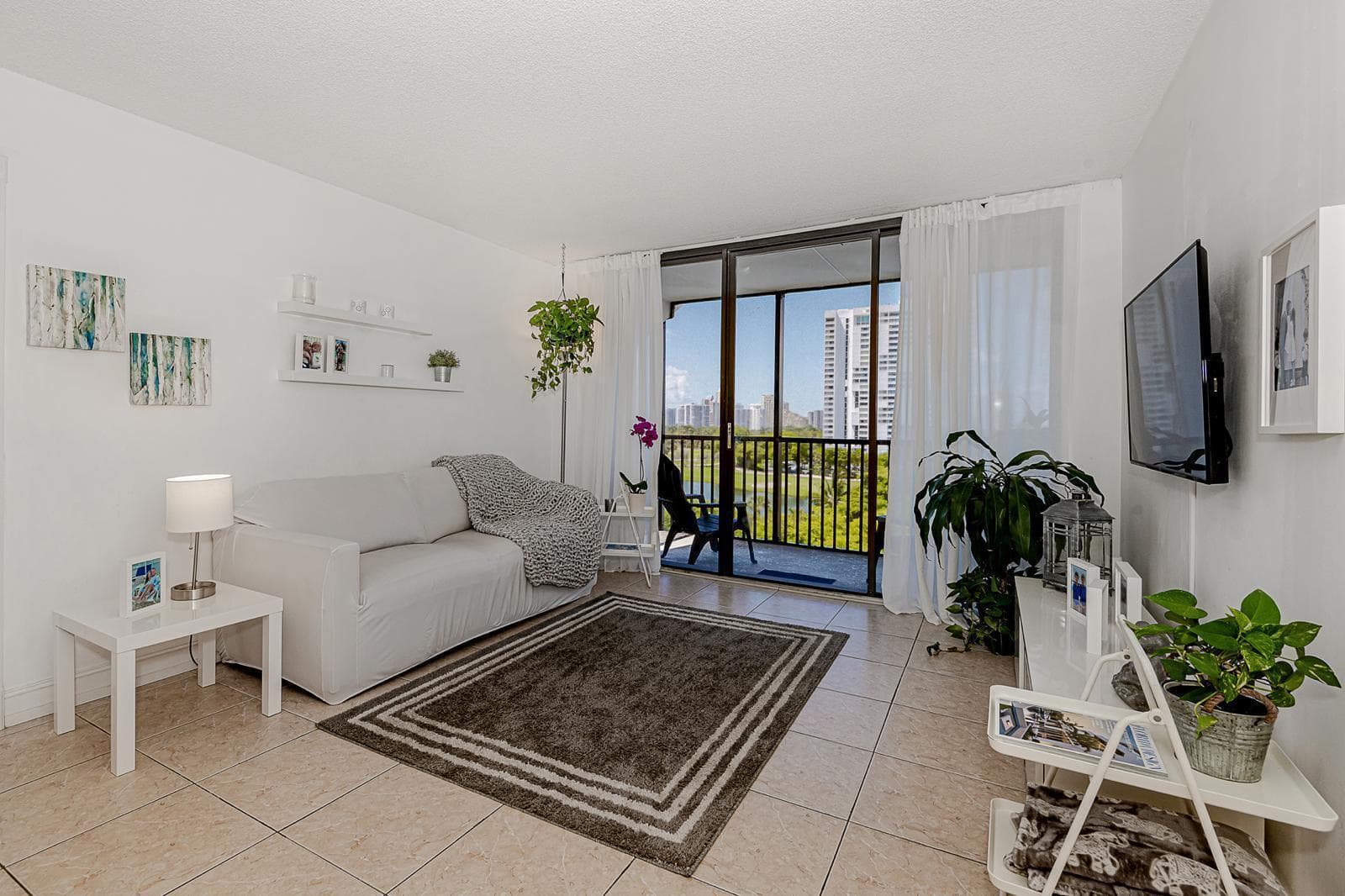 3475 N Country Club Drive 807 photo 1