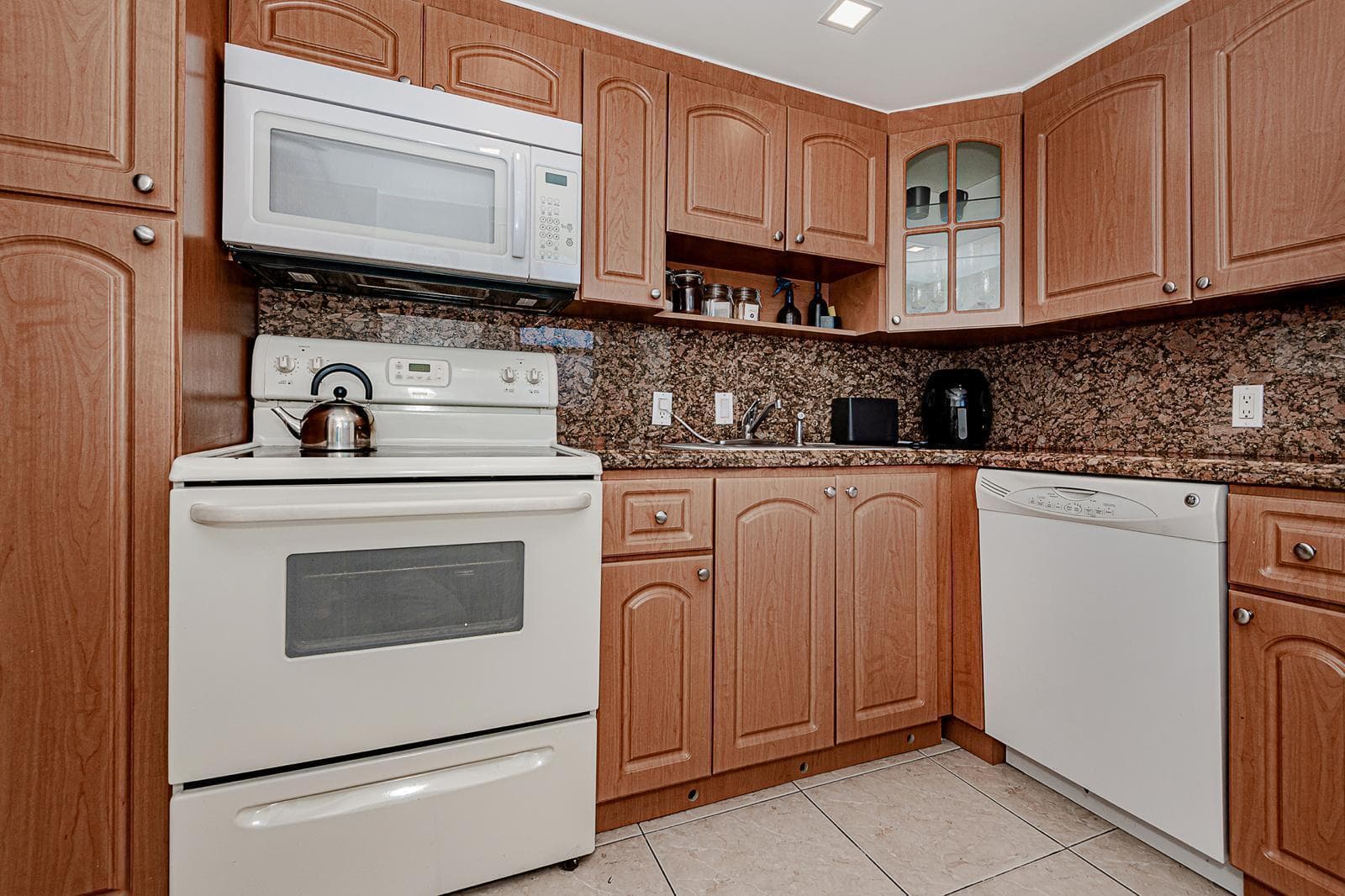 3475 N Country Club Drive 807 photo 9