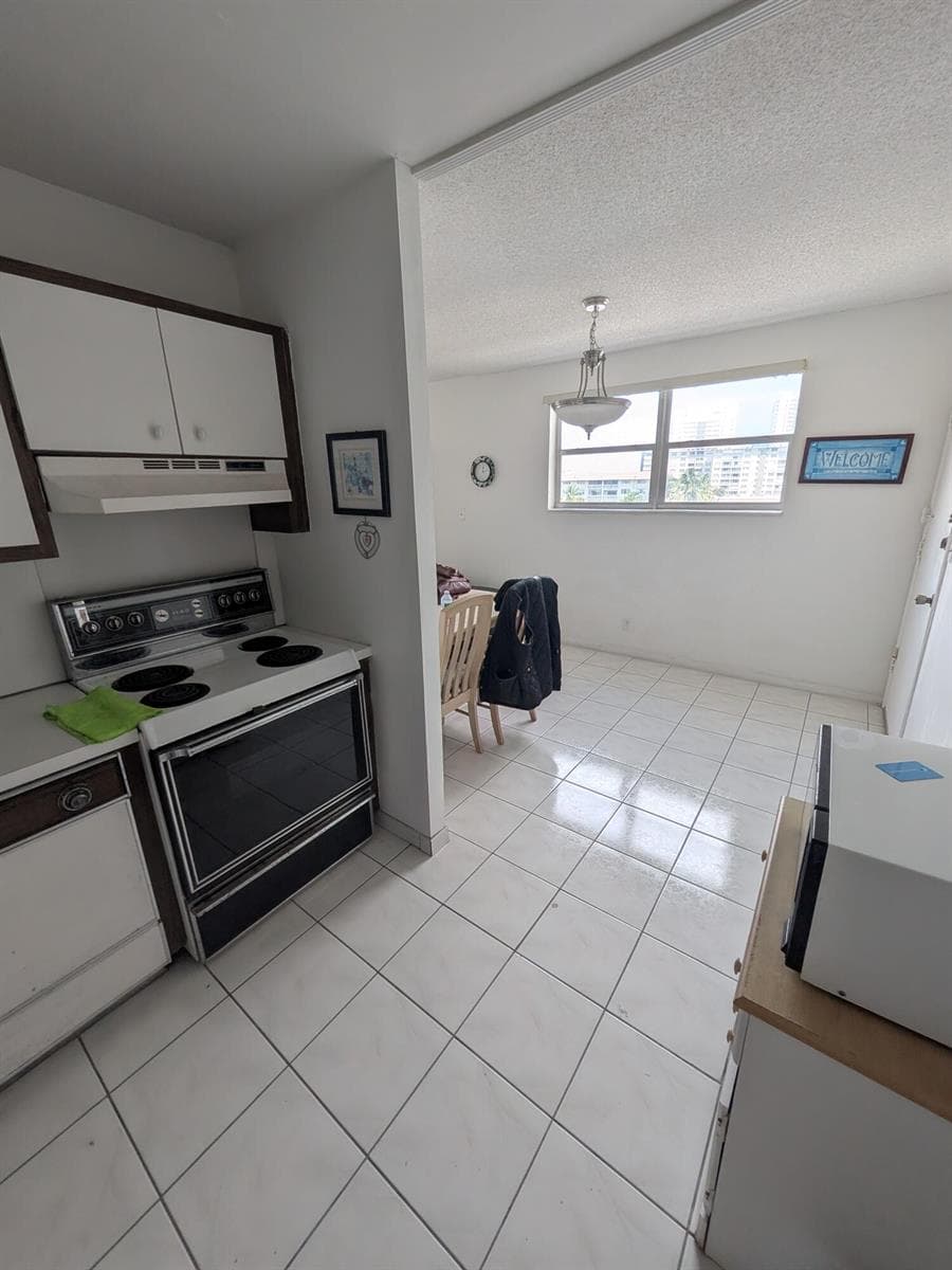 111 Golden Isles Drive C10 photo 15
