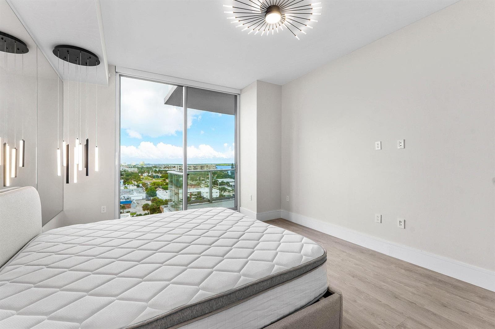 220 Lake Shore Drive 917 photo 17