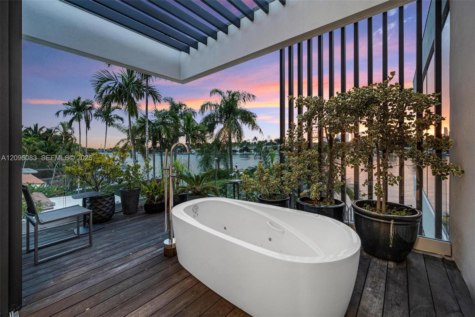 226 W Rivo Alto Dr photo 20