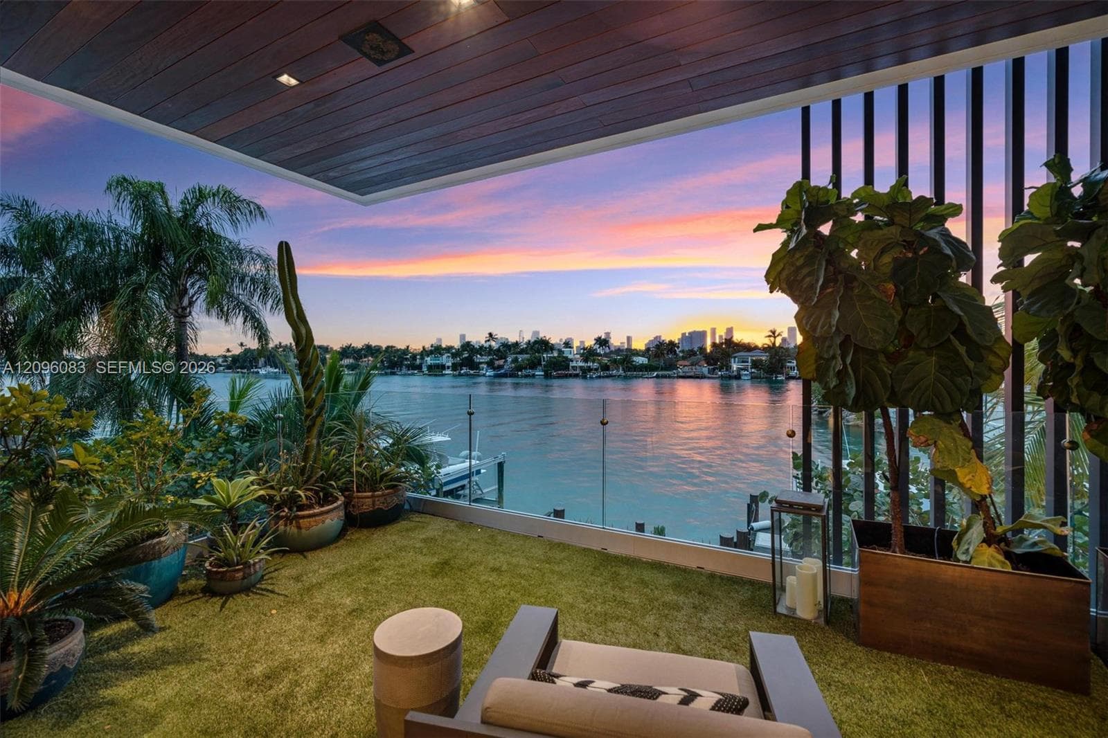 226 W Rivo Alto Dr photo 21