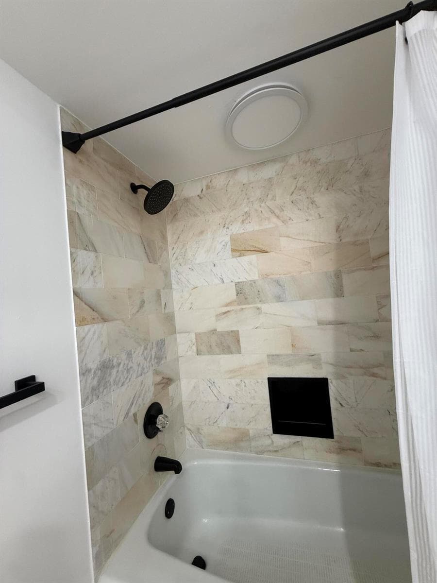859 JEFFERY Street 1030 photo 13