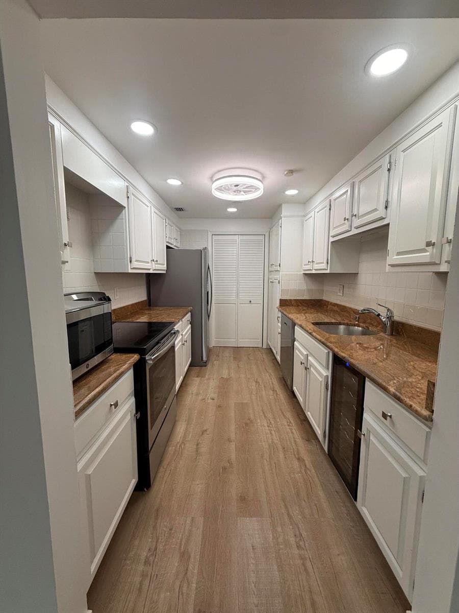 859 JEFFERY Street 1030 photo 3