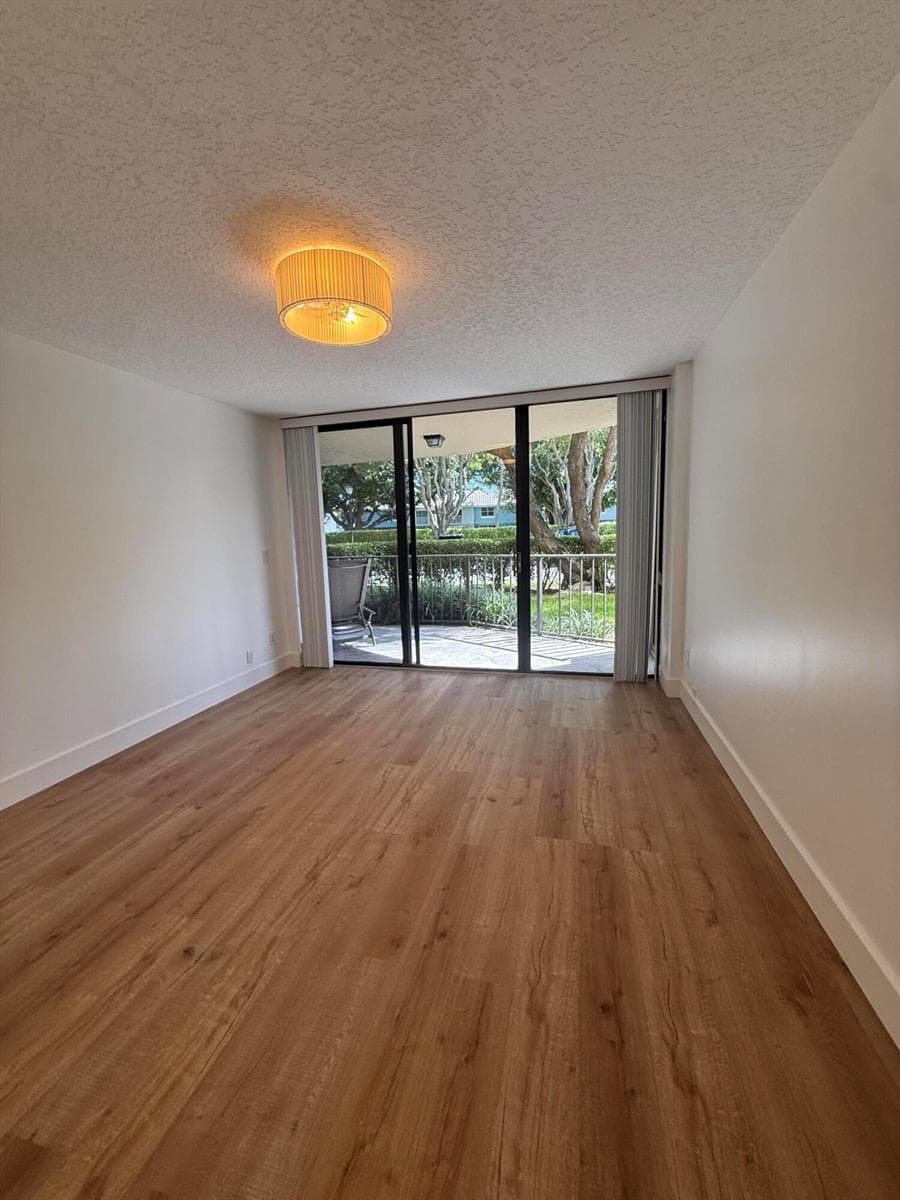 859 JEFFERY Street 1030 photo 10