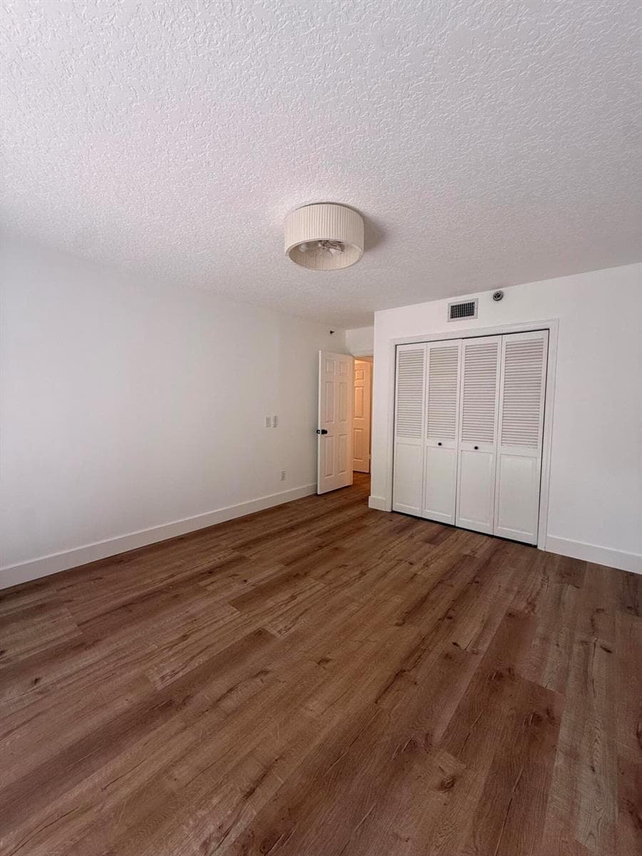 859 JEFFERY Street 1030 photo 11